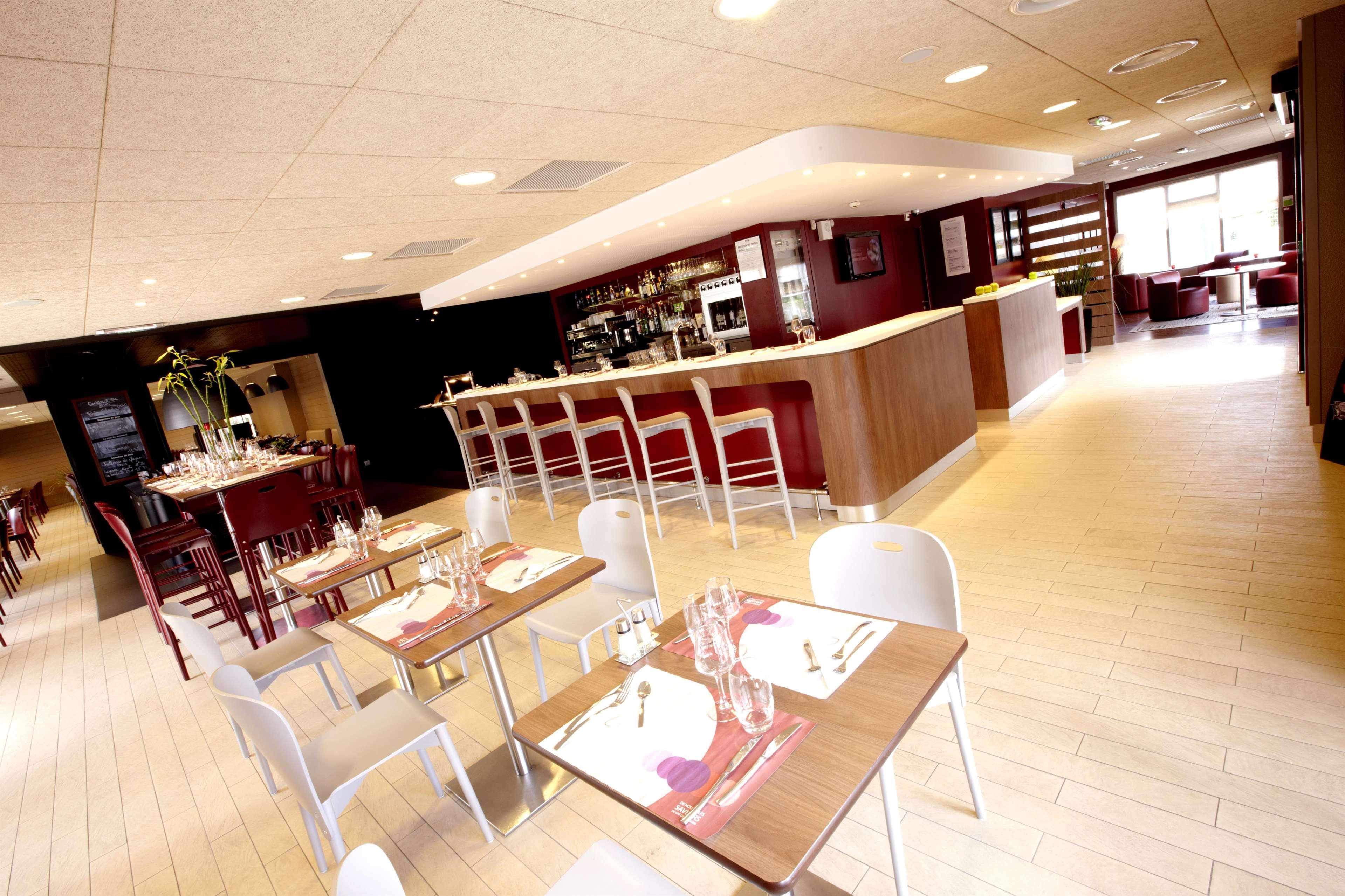 Campanile Gueret Hotel Ресторант снимка